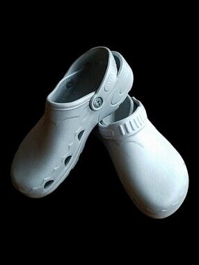 Y2K Anywear Unisex Healthcare Scrub Shoes Clogs